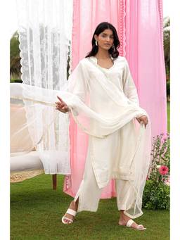 CHARU MAKKAR - Kallie White Kurta With Palazzo And Dupatta