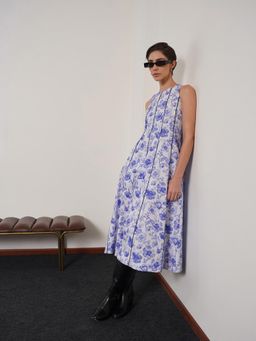FABLE STREET - Blue and White Floral Sleeveless Round Neck Dress