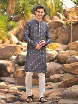 House of Deyann - Silver Kurta with Churidar (Set of 2)