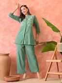 Green color option, Sold out, Currently selected