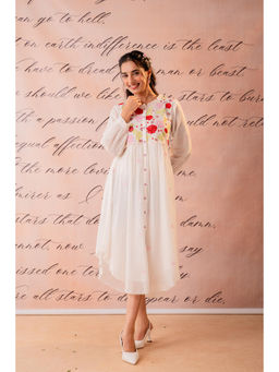 Juniper - Phool Baari White Embroidered Yoke Kurta