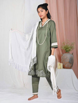Zuri - Green Equisite Lace Embroidered Slub Kurta with Lace Pant - Set of 2