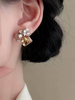 Salty - Brown Crystal Wing Cluster Stud Earrings