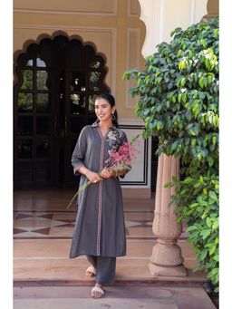 SAVI - Women Grey Cotton Embroidered Kurta with Pant