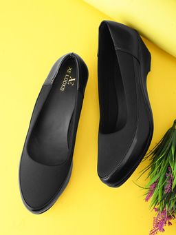 XE Looks - Classy Graceful Ballerinas