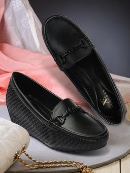 XE Looks - Textured Design Comfortable And Graceful Loafers
