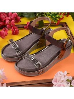 XE Looks - Elegant And Modern Stone Embellished Design Platform Slippers
