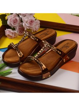 XE Looks - Glamorous And Eye-Catching Stone Embellished Platform Slippers