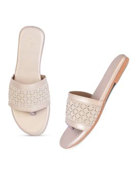 XE Looks - Stunning And Comfortable Royal Flats