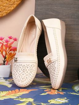 XE Looks - Comfortable and Trendy Slip-On Ballerians