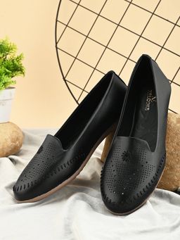 XE Looks - Stylish And Comfortable Everyday Ballerinas