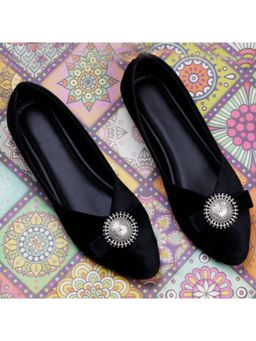 XE Looks - Graceful And Poised Contemporary Design Ballerinas