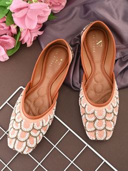 XE Looks - Ethnic Pearl And Bead Handcrafted Punjabi Juttis