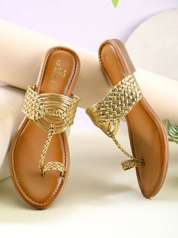 XE Looks - Elegant Woven Toe-Ring Flats