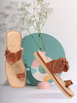 XE Looks - Modern And Comfortable Flower Design Doctor Slippers