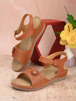 XE Looks - Modern And Versatile Comfortable Doctor Flats
