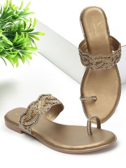 XE Looks - Attractive and Chic Ethnic Toe Ring Design Flat Slippers