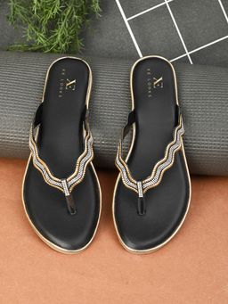 XE Looks - Traditional Slip-On Sandals