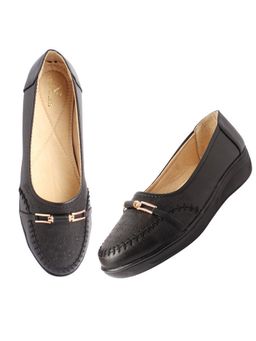 XE Looks - Comfortable and Alluring Buckle Design Flat Ballerinas