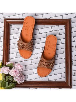 XE Looks - Graceful And Elegant Flower Lazer Design Platform Slippers