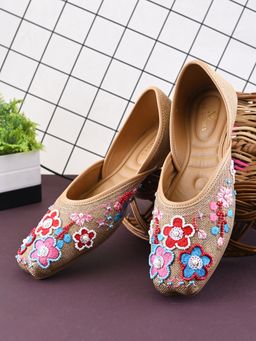 XE Looks - Ethnic Floral Beadwork Slip-On Juttis