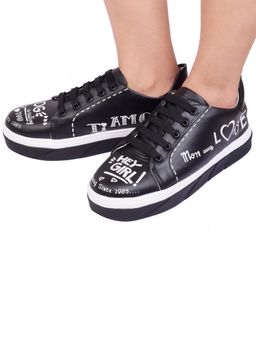 XE Looks - Trendy And Eye-Catching Design Comfortable Sneakers