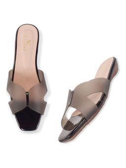 XE Looks - Versatile And Elegant Design Flat Slippers