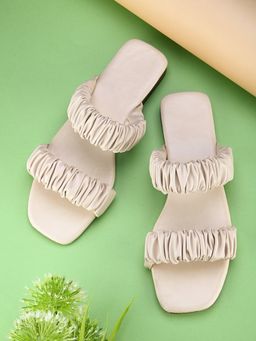 XE Looks - Fancy And Attractive With Unique Design Flat Slipper