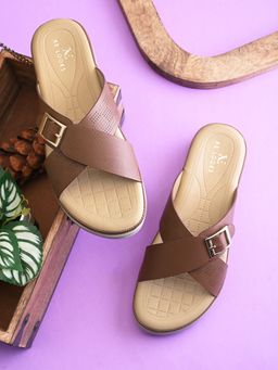 XE Looks - Classic Buckle Accent Cushioned Comfort Platform Sandals