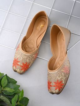 XE Looks - Elegant Embroidered Ethnic Juttis