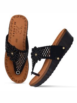 XE Looks - Black Graceful And Flower Design Soft Padded Bottom Platform Sandal