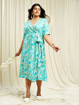 Globus - Gloplus Women Blue Wrap V-Neck Chevron Print Plus Size A-Line Midi Dress With Belt