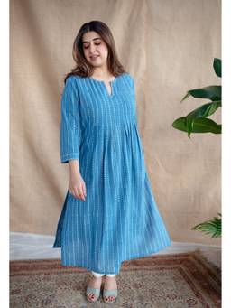The Indian Ethnic Co. - Yahvi Blue Dabu Slub Cotton Hand Embroidered Kurta