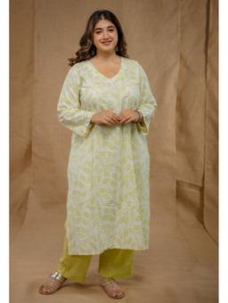 The Indian Ethnic Co. - Aarushi Green Hand Block Print Slub Cotton Straight Kurta