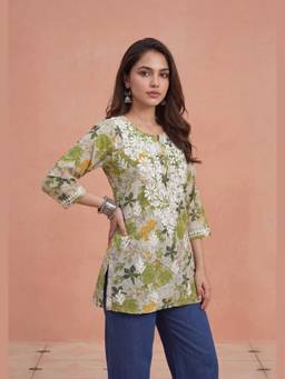 House of Chikankari - Hoc Women Green Mulmul Chikankari Short Kurta