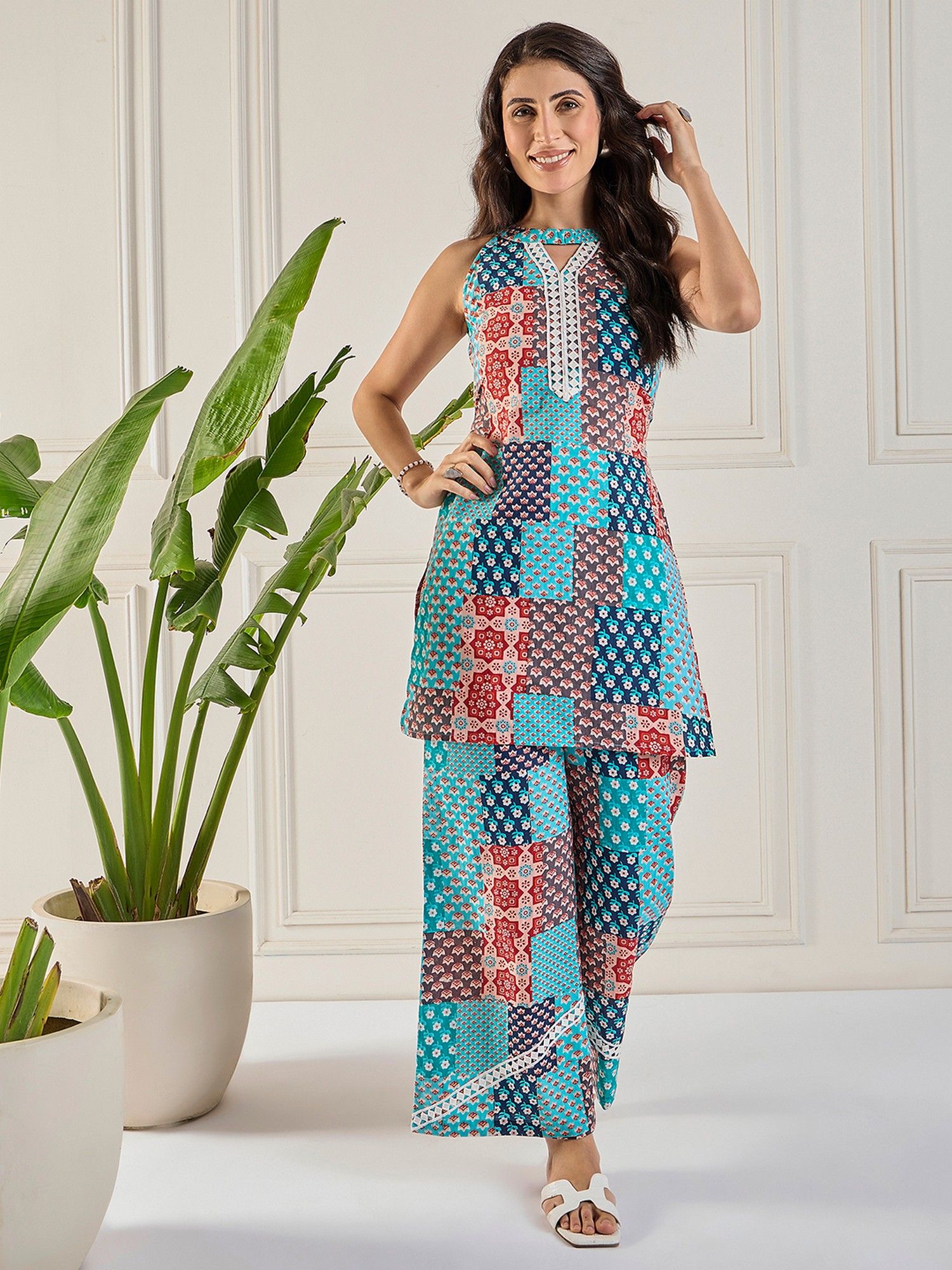 winered Women Printed Halter Neck Blue Co-Ord Set-picture-12