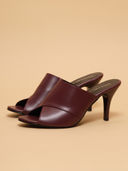 Maroon color option, Currently selected