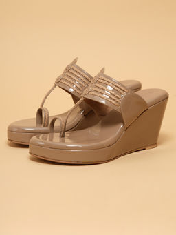 ERIDANI - Women Taani Beige Kolhapuris