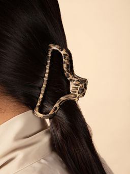Twenty Dresses by Nykaa Fashion - A Look Into My Style Hair Clip