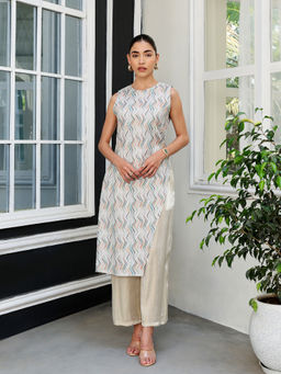 Qissa - Off White Geometric Chevron Print Polyblend Asymmetric Kurta with Palazzo