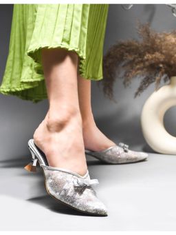 SHUZ TOUCH - Silver Kitten Heel Mules