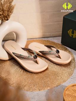 HOPPA - Beige Round Toe Flipflops