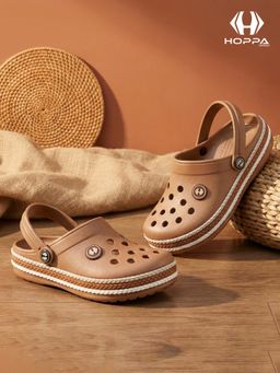 HOPPA - Brown Round Toe Clogs
