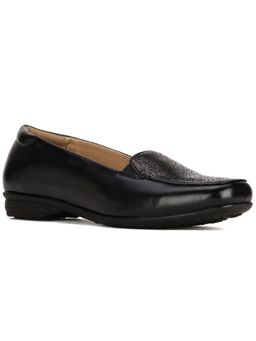 Bata - Solid/plain Black Ballerinas