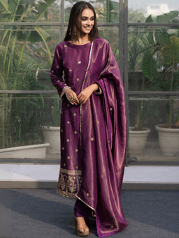 PARASMANI DESIGN STUDIO - Plum Purple Embroidered Silk Kurta And Pant With Dupatta