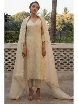 Paulmi & Harsh - Women Ivory Jacquard V-Neck Kurta with Pant and Dupatta