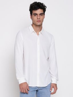 Guess - Men Eco Challis Salt White Solid Spread Collar Regular Fit Shirt