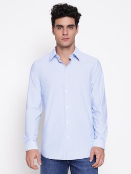 Guess - Men Tech Yarn Dyed Light Blue Vertical Stripes Spread Collar Regular Fit Shirt