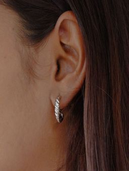 AQUASTREET - 18K Silver Plated Waterproof, Anti-Tarnish Spiral Twisted Half Hoops