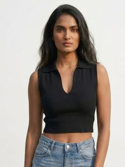 Femea - Black Solid Plain Crop Top